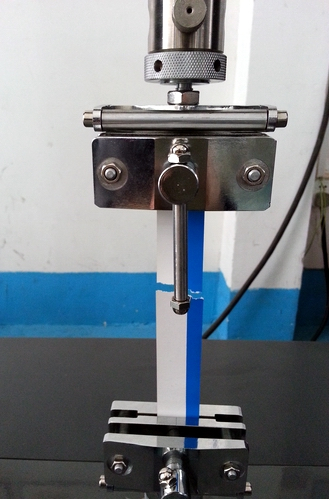 某印刷包裝公司的紙品拉力試驗機測試